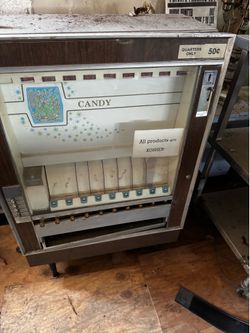 National Vendors "Crown Series" candy and gum machine