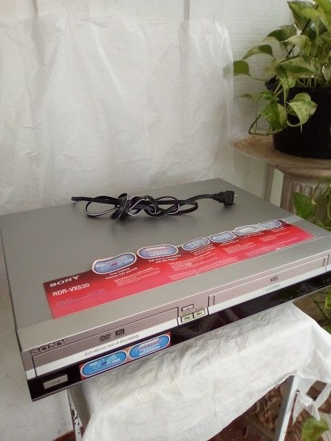 Sony DVD To VHS Recorder And Player Easy Dubbing Multi DVD Compatibility Digital Image & Digital Music Playback*No Remote
