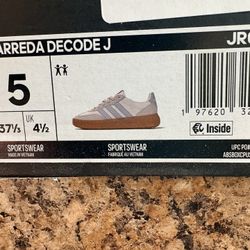 New shoes ADIDAS /JORDANS 