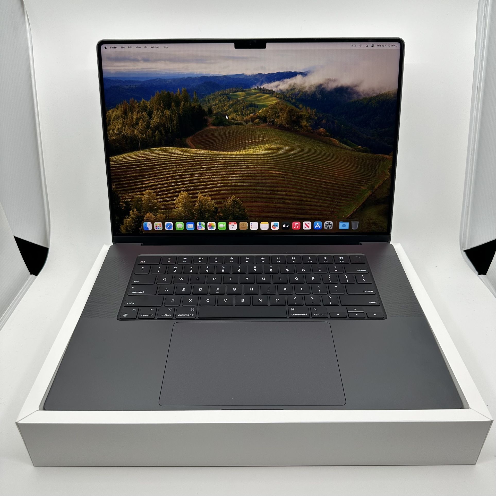 2024 Apple MacBook Pro 16” M3 Max 16C 40C 48GB 1TB