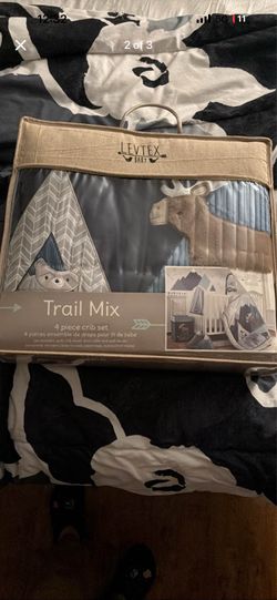 Baby bedding 4 piece crib set  (LEVTEX)