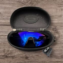 Oakley men’s sunglasses