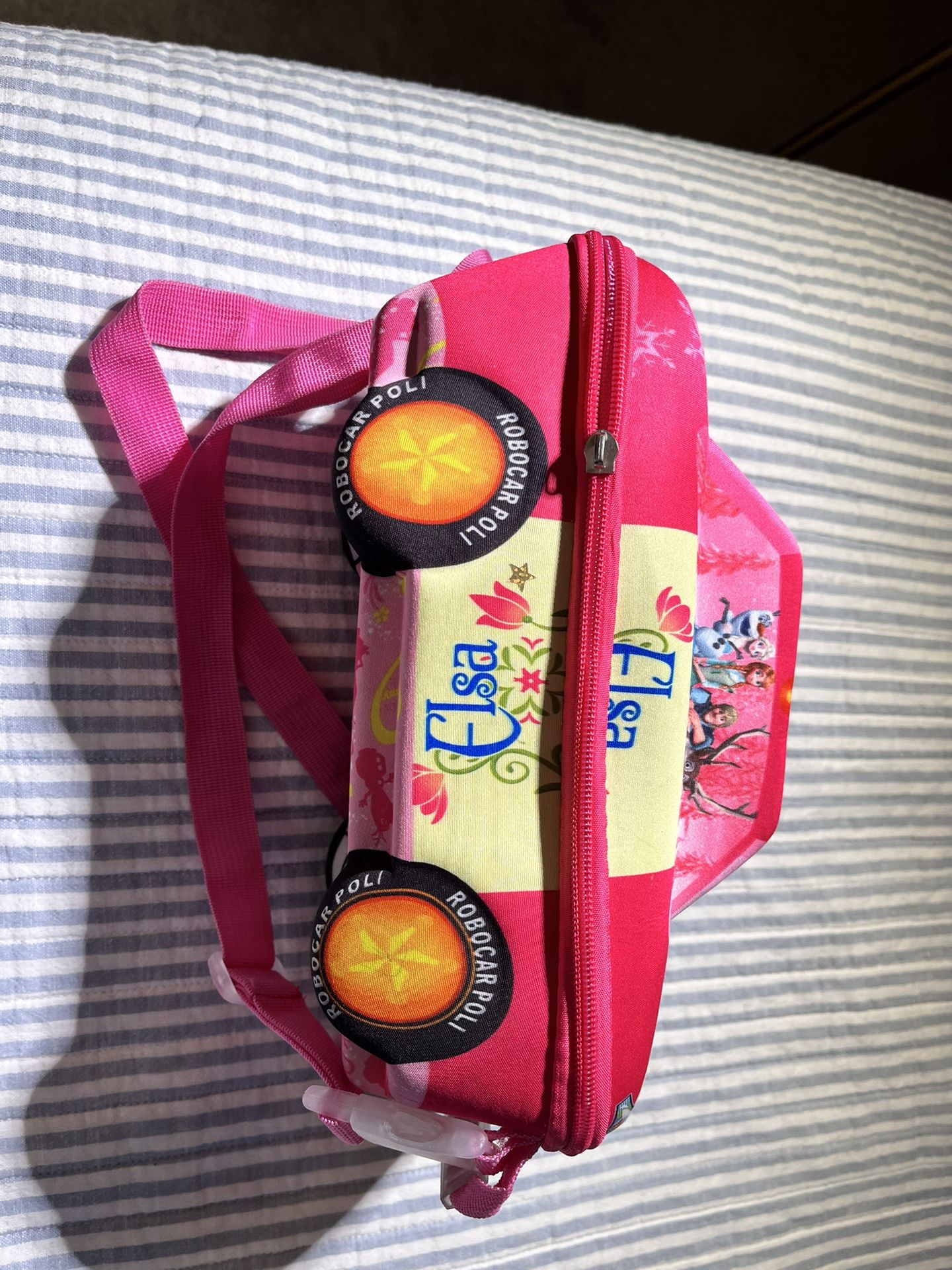 Robocar Poli", which indicates a popular South Korean animated series about a police car and its rescue friends.