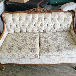 VINTAGE CHESTERFIELD 