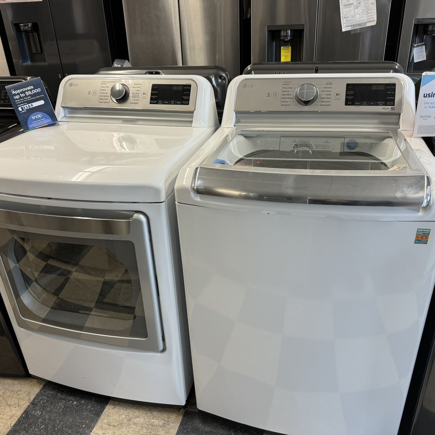New LG Washer And Gas Dryer Set 