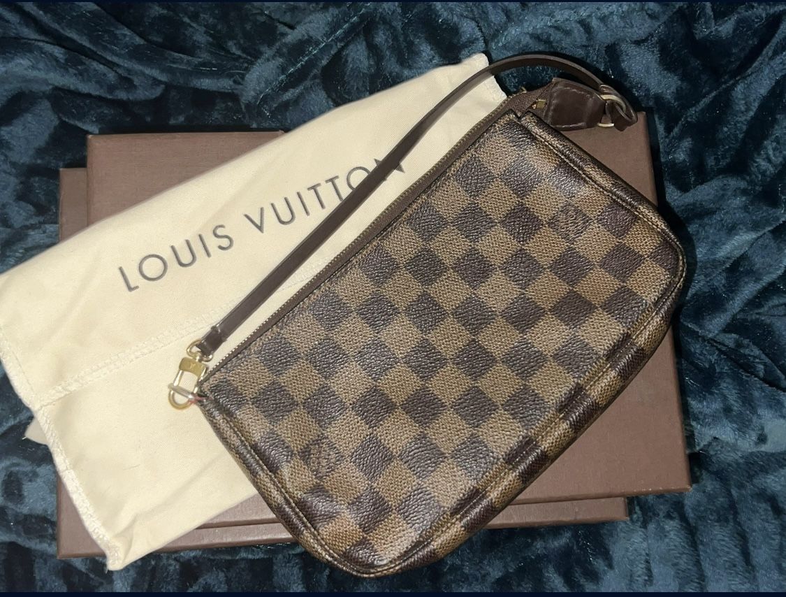 Authentic Louis Vuitton Damier Pochette 