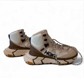 BRAND NEW never worn HOKA TenNine Hike GTX