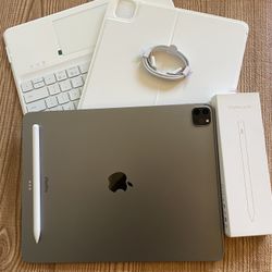 iPad Pro 12.9” (M2 chip / 2022 model) 6th Generation 128GB with  keyboard case and stylus pen 