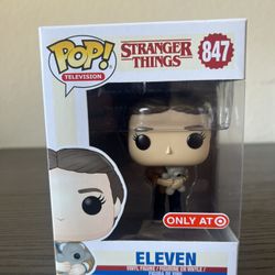 VAULTED EXCLUSIVE Eleven w/ Teddy Bear Stranger Things Funko Pop #847 Television
