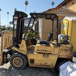 HYSTER H50XL FORKLIFT (TRANSMISSION NEEDS WORK)