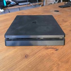 PS4 Console & Accessories 