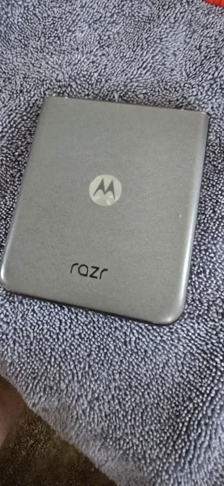 Motorola Razor 2024 