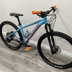 FULLY UPGRADED Specialized Pitch 27.5er MTB Size SMALL 