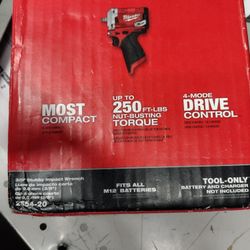 Milwaukee Stubby Impact 