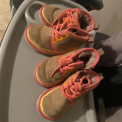 Toddler Uggs Size 7 And 8 
