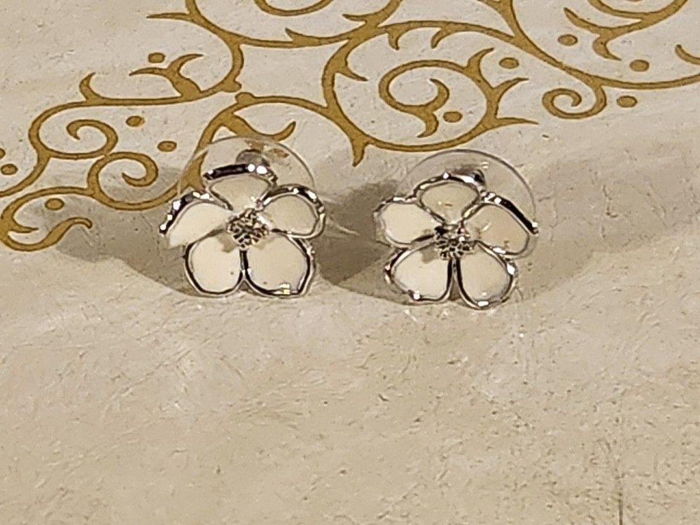 Vintage 925 Sterling Silver Diamond Stud Earrings Never Worn