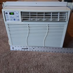 GE Window Air Conditioner 10,000 btu Fully Tested Blows COLD AEL10APH1