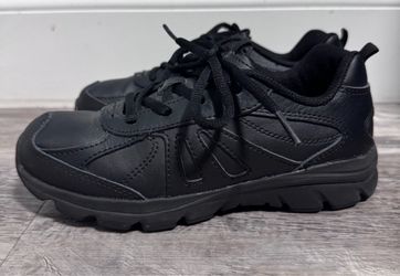 NEW BOYS SHOES SIZE 1