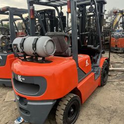Kalmar Forklift 5,000 LBS Lift Capacity Low Hours!