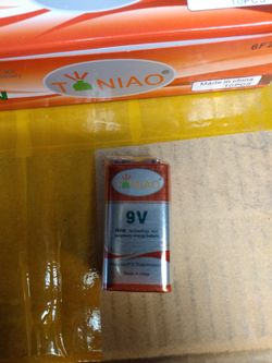 Case of 10 9V batteries