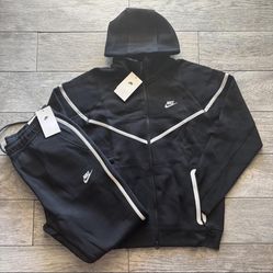 Men’s Black Hoodie Jogger Set Large