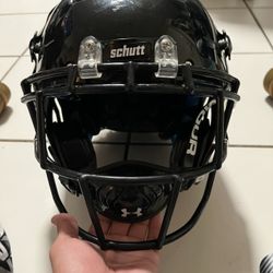 Schutt F7 Size Medium 