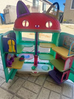 Gabby doll house