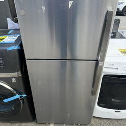 30 wide fridge brand Ge like new with warranty
