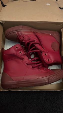 Converse (Leather) DEAD STOCK size 4