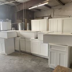 Kitchen Cabinets Wood 🪵 White Shaker Style 