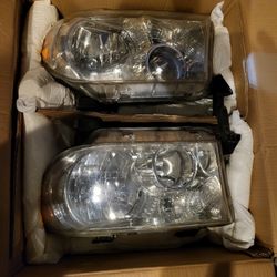 2007-2013 Toyota Tundra OEM Headlights R/L