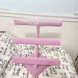 Pink velvet bracelet https://offerup.com/redirect/?o=ZGlzcGxheS5ORVc=