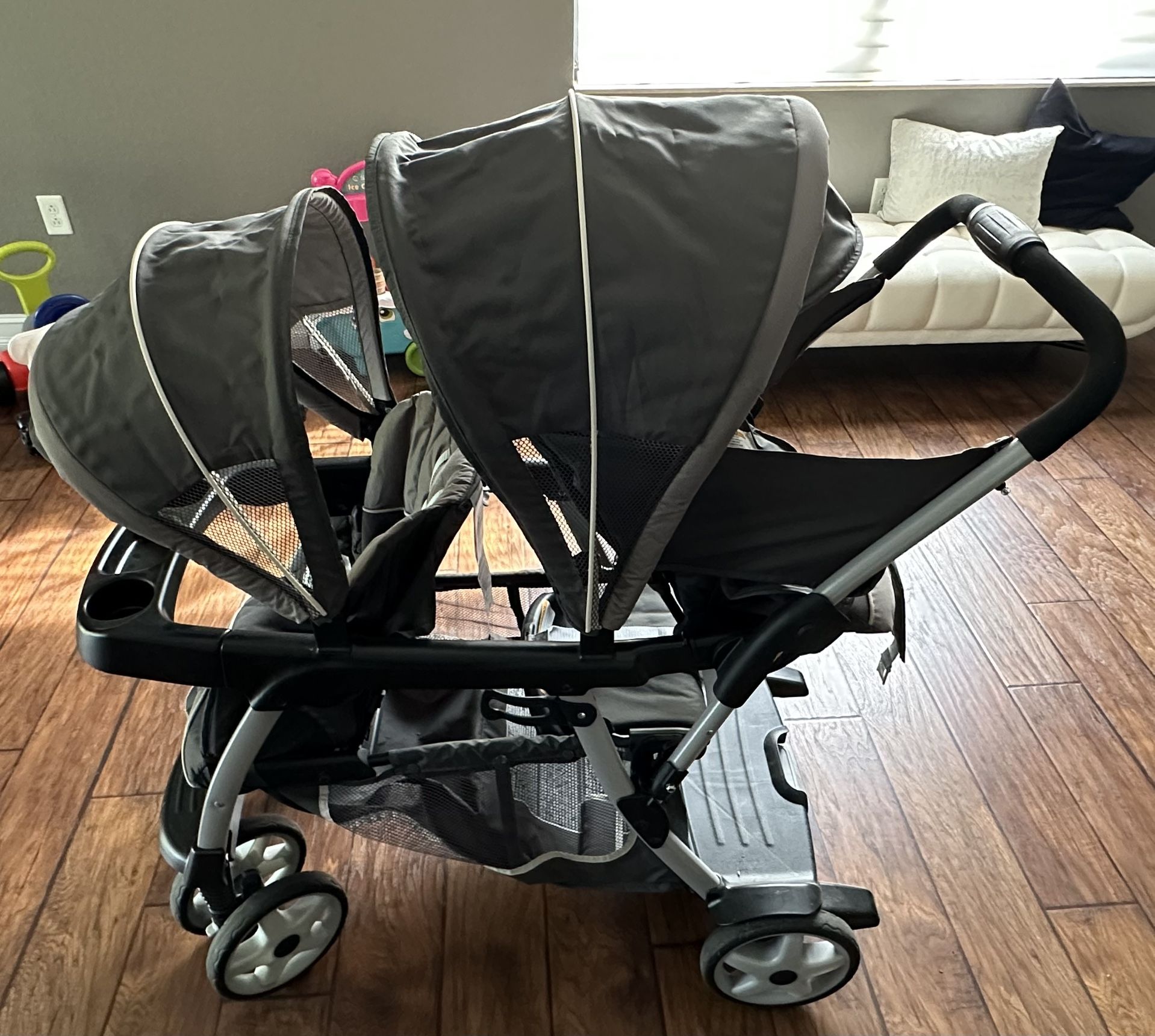 Graco DuoGlider Double Stroller | Lightweight Double Stroller with Tandem Seating, Glacie - Excellent Condition