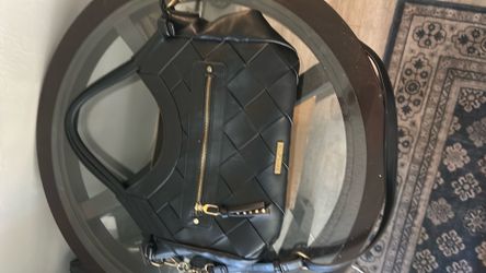 Frye and co black hand bag