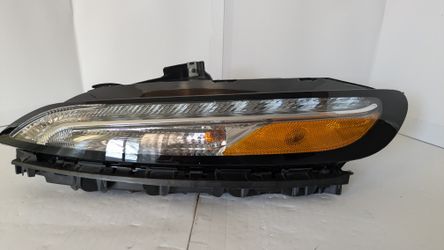 2014-2018 OEM Jeep Cherokee Day Running Light Left Drive Side One Tab Missing