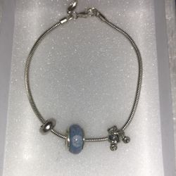 Silver bracelet w/ 3 Silver Charms 6in Length 