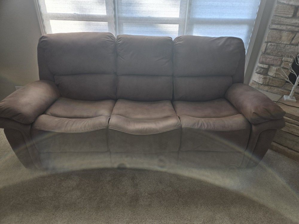 Couch / Recliner *Like New*