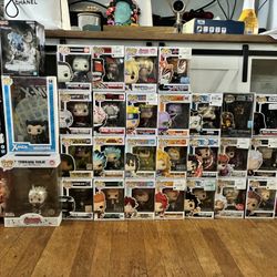 Collectible Figures / Sneakers 