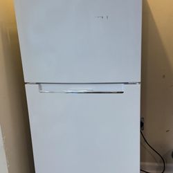 Magic Chef Fridge & Freezer 