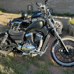 Suzuki Intruder VS 800 Bobber