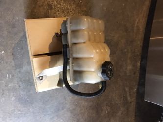 CADILLAC ESCALADE 2005!!! COOLING RESERVOIR