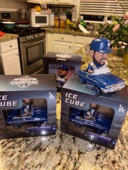 Ice Cube Bobble Head