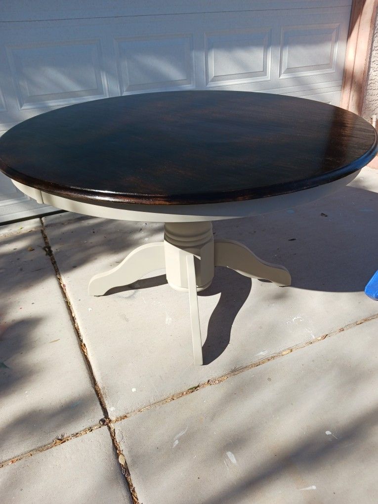 Solid Oak Pedestal Table - Vg Condition
