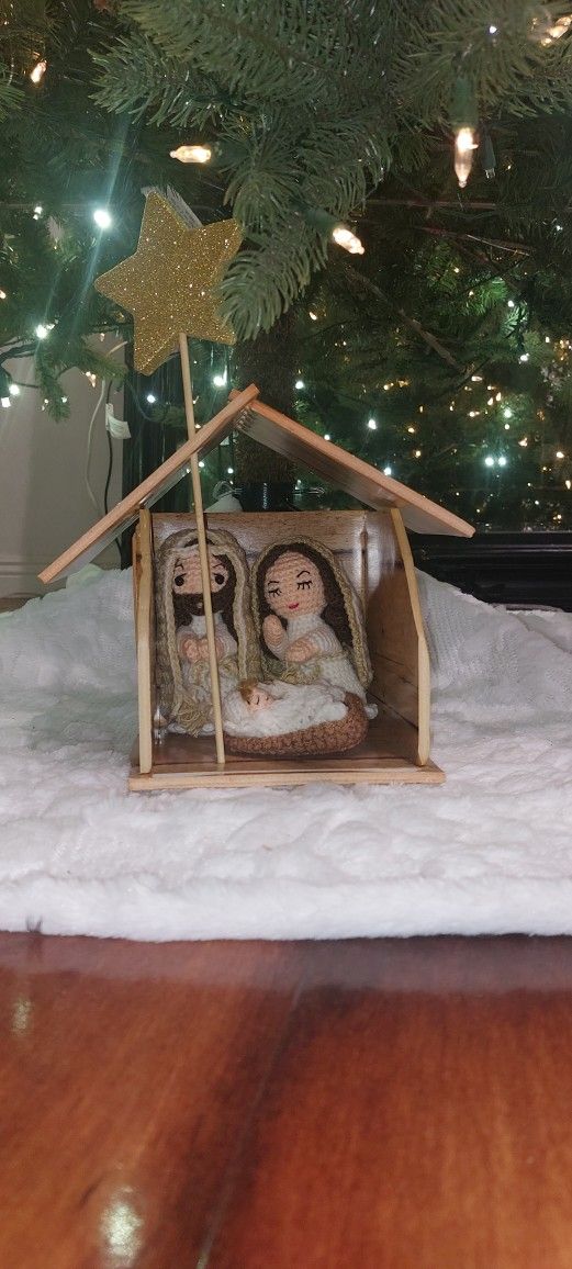 Hand Knitted Nativity Hand Made Knitted, New Aprox 6 Inches Tall