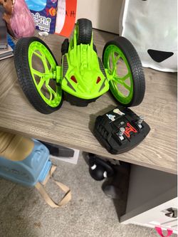 3-wheel tumbling/drifting stunt vehicle