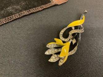 Trifari Brooch