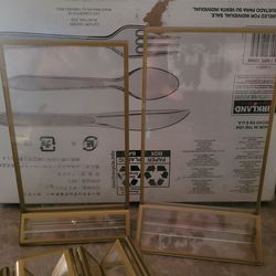 Acrylic stands (34)