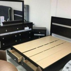 Regata Black/Silver Storage Platform Bedroom Set