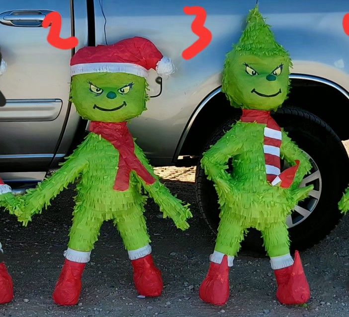 The Grinch Piñatas