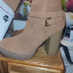 Brown/Tan Boot Heels 